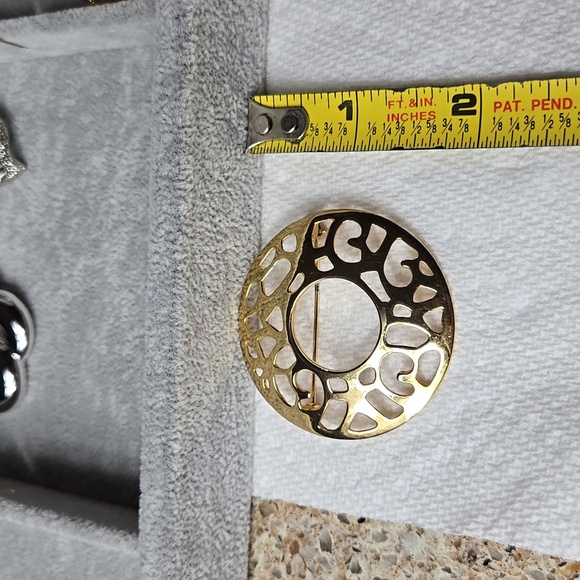 Vintage Gold-Tone Openwork Art Deco Brooch - Picture 7 of 12